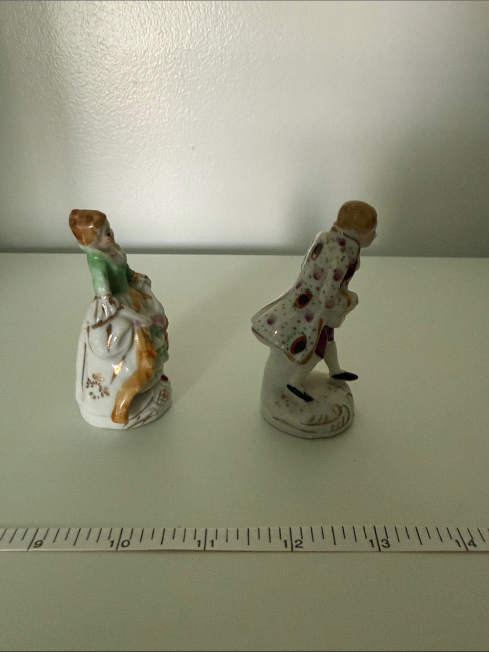 2 for 20$ ✌🏻Porcelain Figurine Pair - Hand-Painted - Picture 5 of 7